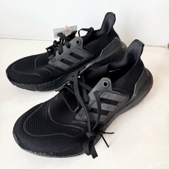 Adidas UltraBoost 22 Running Shoes Triple Black 8.5W NWT - Picture 6 of 16
